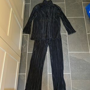 Black plisse set